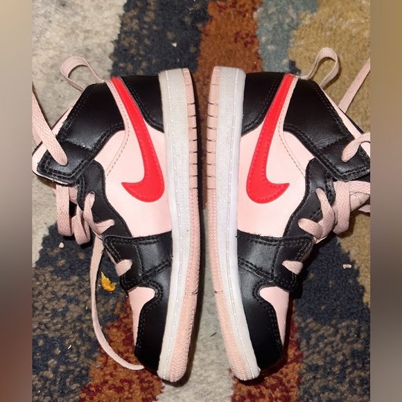 Jordan 1s - Picture 2 of 4